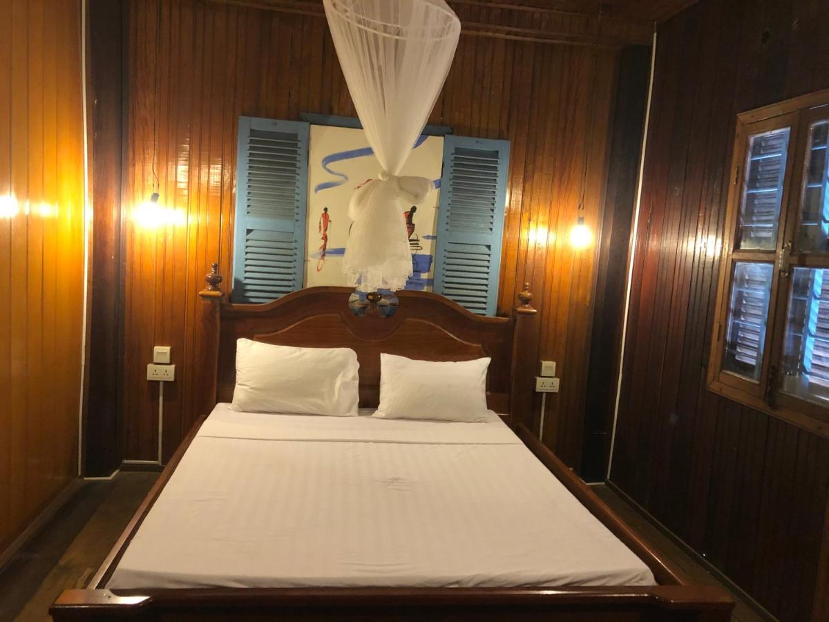Nomad Guesthouse Kratie Exteriör bild