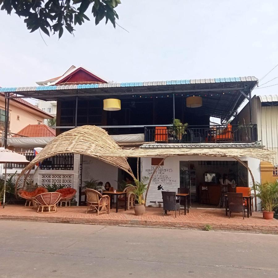 Nomad Guesthouse Kratie Exteriör bild