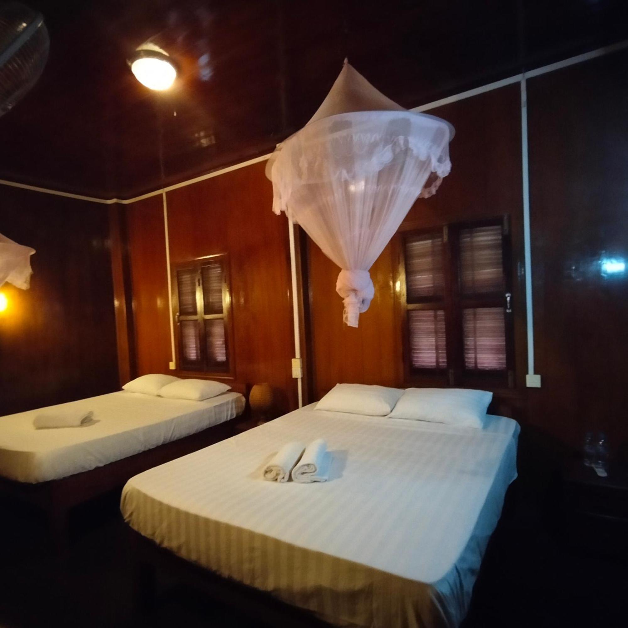 Nomad Guesthouse Kratie Exteriör bild